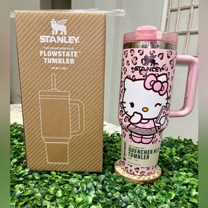 Stanley Pink Hello Kitty Flowstate Tumbler 40 oz